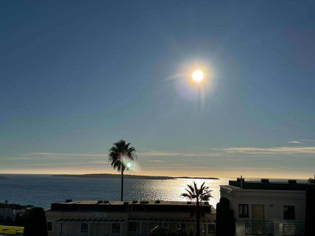 Un Studio De Charme Vue Mer & Piscine D'Exception 戛纳 外观 照片