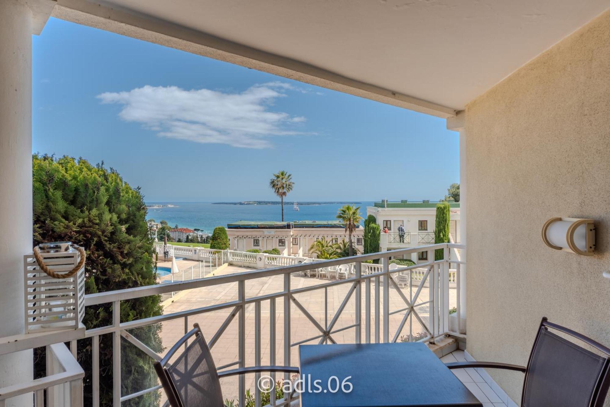 Un Studio De Charme Vue Mer & Piscine D'Exception 戛纳 外观 照片