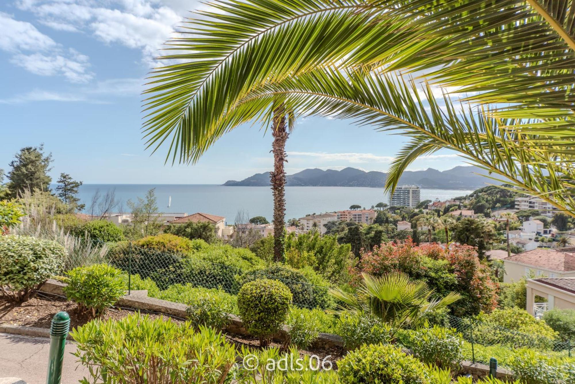 Un Studio De Charme Vue Mer & Piscine D'Exception 戛纳 外观 照片